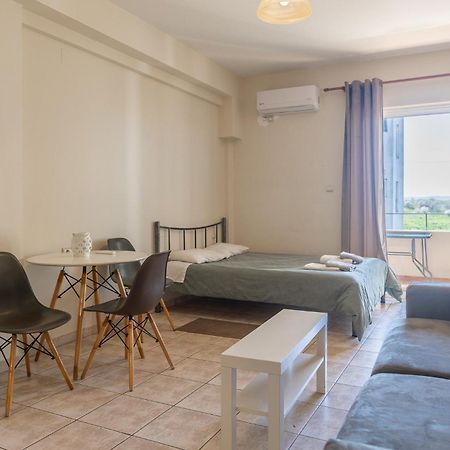 Elia Mini Suites 7 ラリサ エクステリア 写真